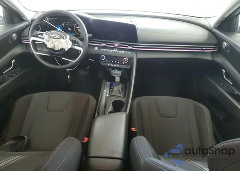 2024 Hyundai Elantra Sel z USA, uszkodzony, nr VIN KMHLM4DG9RU639379